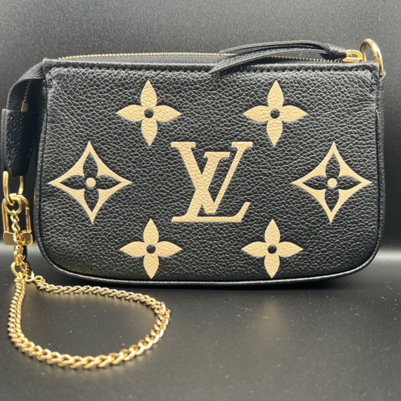 LOUIS VUITTON Mini Pochette. NEW! Never Used. - Picture 9 of 11